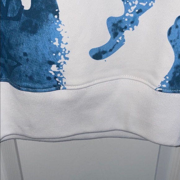 Louis Vuitton White & Blue Monogram Graphic Sweatshirt - Picture 5 of 9